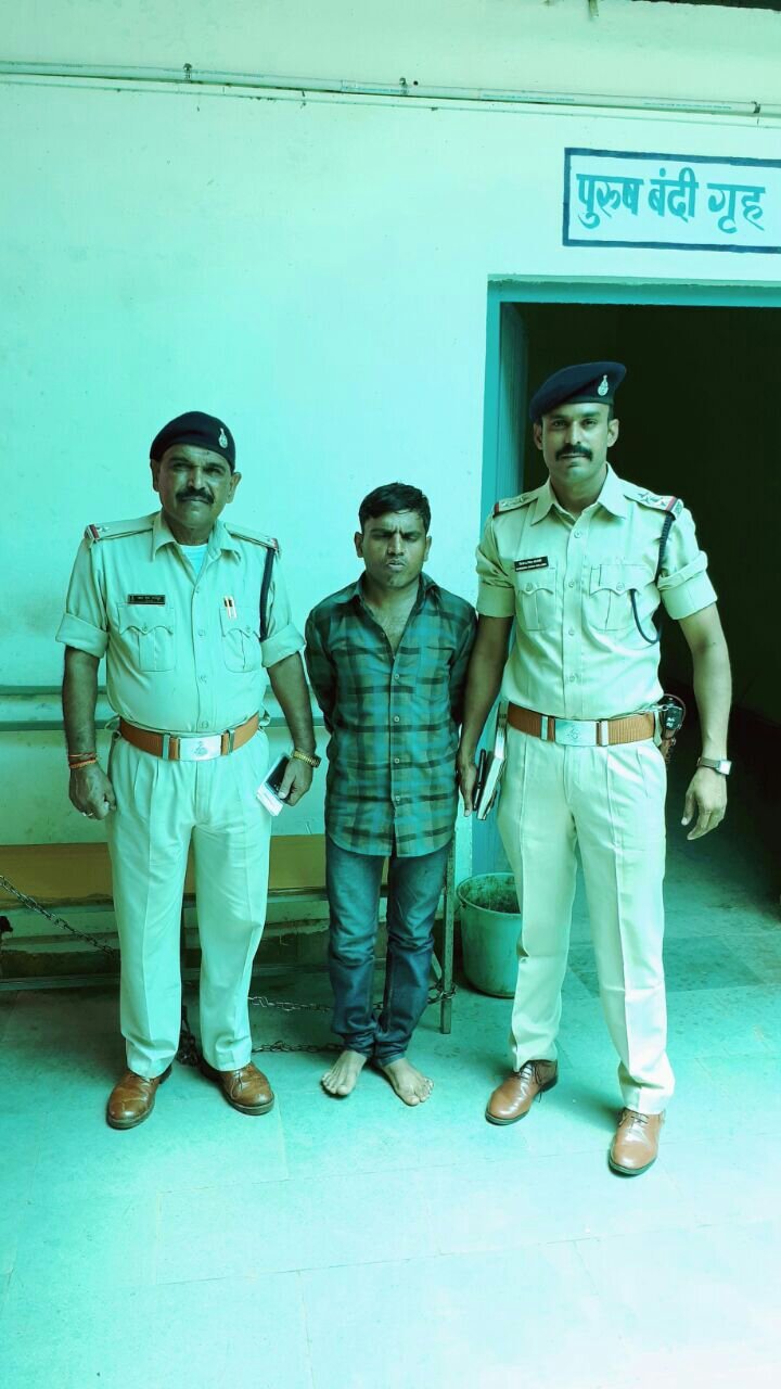 चोरी का फरार आरोपी चोरी की मोटरसाइकिल समेत गिरफ्तार | New India Times