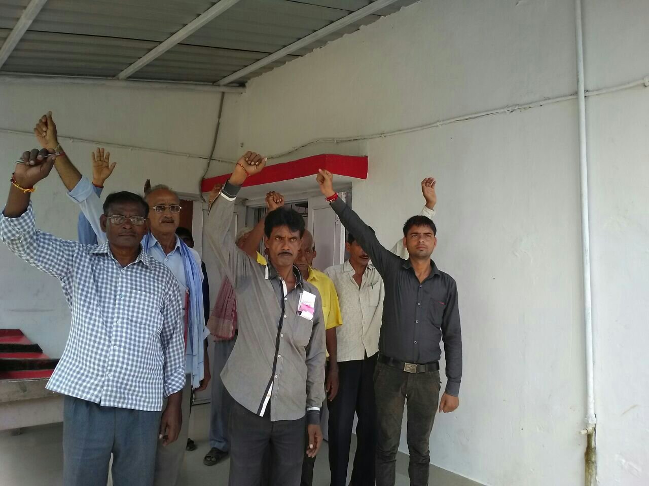 अखिल भारतीय ग्रामीण डाक सेवक कर्मचारी संघ के आह्वान पर विभिन्न मांगों को लेकर डाक कर्मियों का अनिश्चितकालीन हडताल शुरू | New India Times