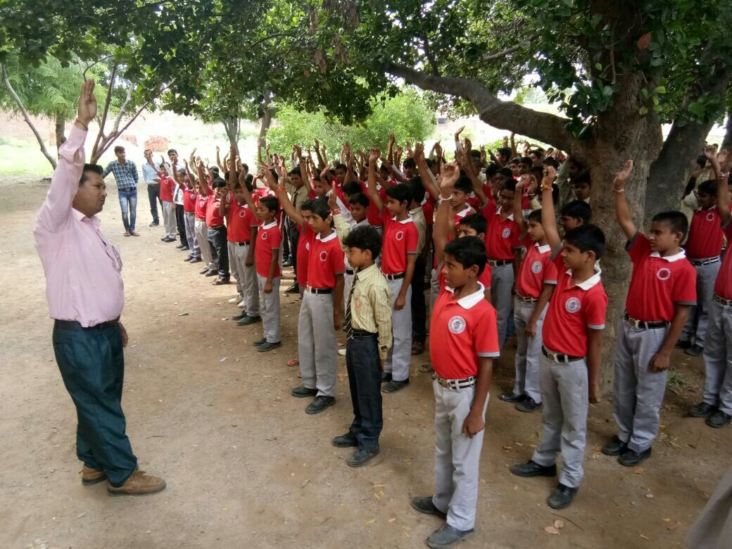 सरवन सिंह मेमोरियल हायर सेकेंडरी स्कूल के छात्र छात्राओं ने ली पर्यावरण संरक्षण की शपथ | New India Times