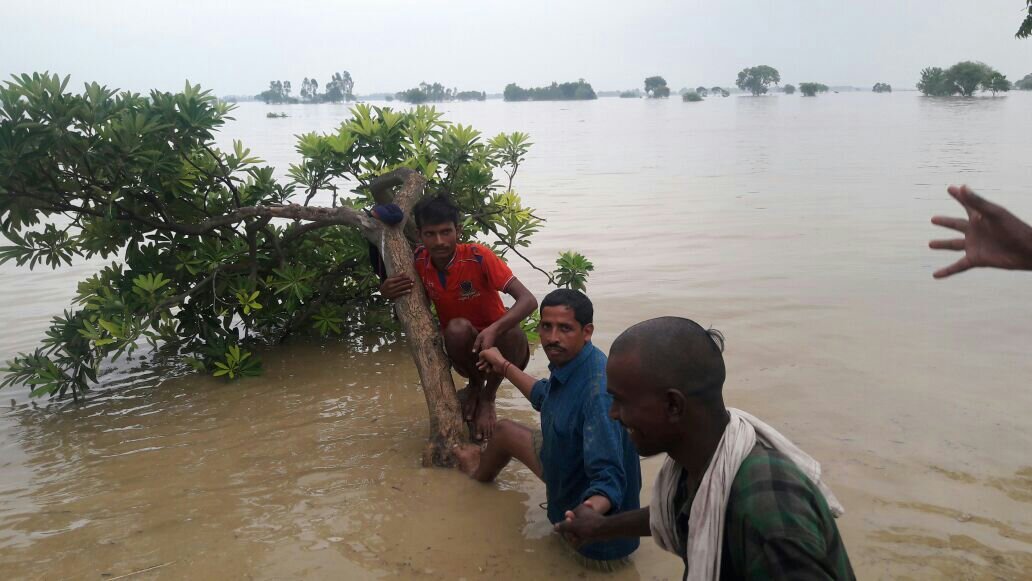 बहराइच जिला में सरयू नदी का कहर जारी, कई गांवों में अभी तक नहीं पहुंची कोई राहत सामग्री, शासन प्रशासन के दावे साबित हो रहे हैं खोखले | New India Times