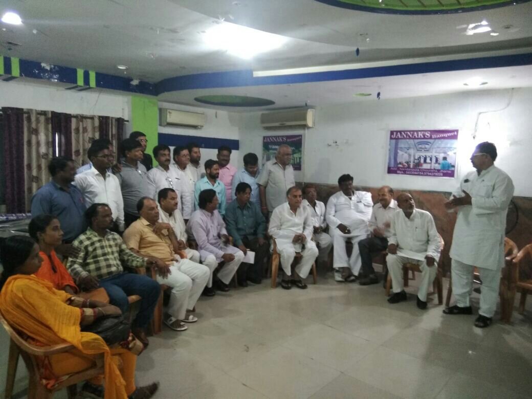 अवैध शराब, जुआ, लूटमार आदि अपराधों को लेकर झांसी में सर्वदलीय बैठक का आयोजन | New India Times