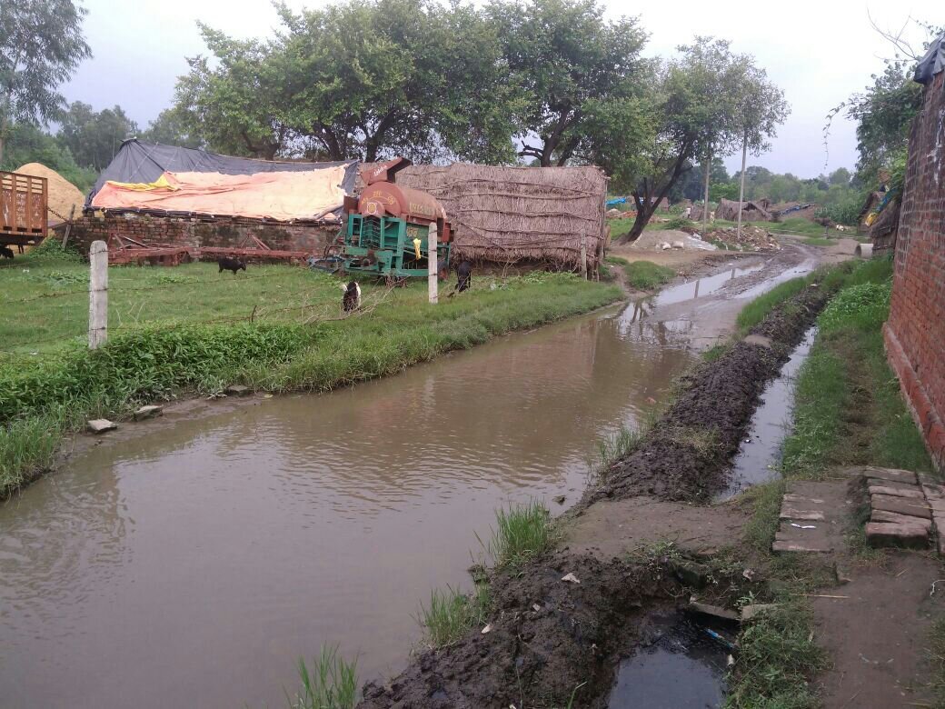 कितनी सरकारें आईं और चली गईं लेकिन लहरपुर कस्बे की हालत में नहीं आया कोई सुधार | New India Times