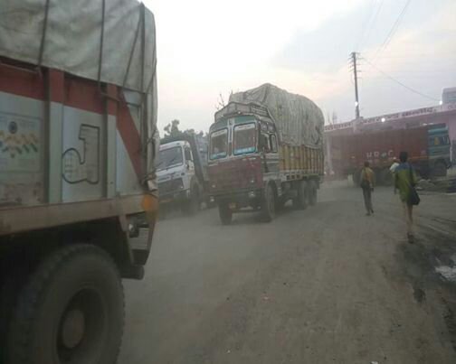 भारी वाहनों के प्रदूषण के करण नागरिकों का जीवन खतरे में | New India Times