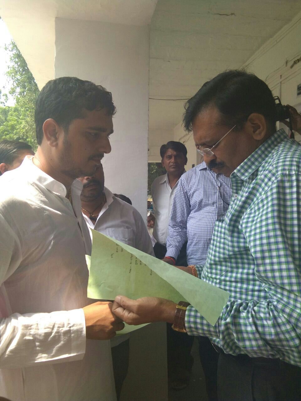 खनन माफियाओं पर कार्रवाई की मांग को लेकर एसपी को दिया गया ज्ञापन, बेखौफ माफियाओं पर कार्रवाई से कतरा रही है पुलिस प्रशासन | New India Times