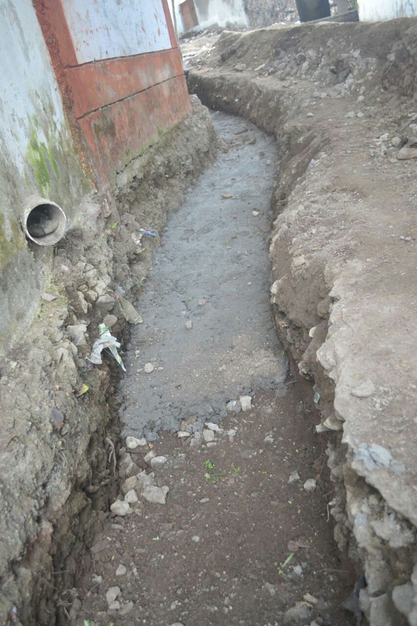 अधिकारियों की मिलीभगत से ठेकेदार द्वारा घटिया निर्माण कार्य करने का आरोप, सीएम हेल्पलाइन को भी बनाया मजाक | New India Times