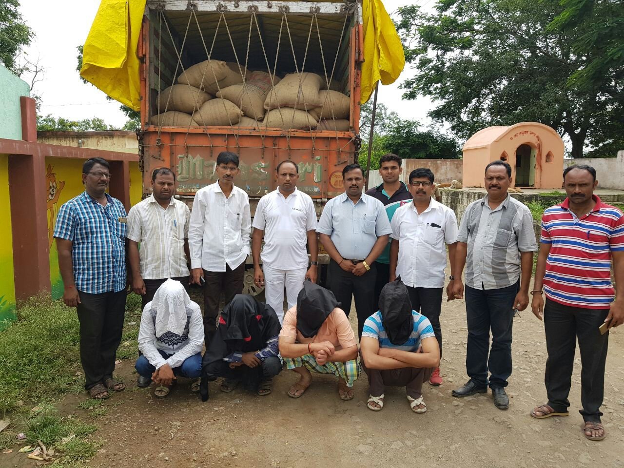 चिखली के पार्षद रफीक कुरैशी को पुलिस ने किया गिरफ्तार, लव्हाला फाटा राशन तस्करी मामला, वाशिम से भी एक को दबोचा | New India Times