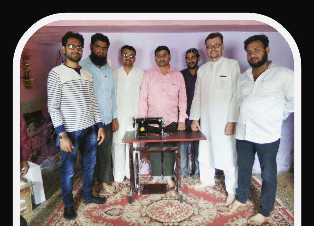 उम्मीद एजुकेशनल एंड वेल्फेयर संस्था की ओर से गरीब जरूरतमंद महिलाओं को दी गई सिलाई मशीन | New India Times