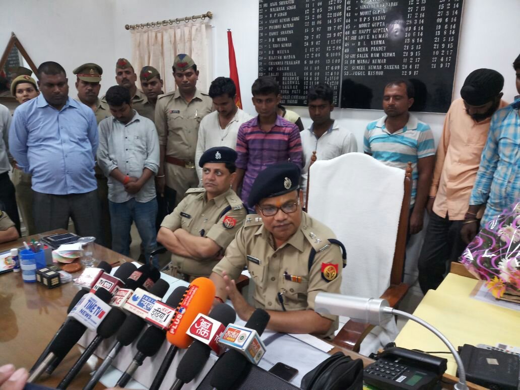 एटीएम से फ्राड कर पैसा निकालने वाले शातिर अपराधी गिरफतार 3 एटीएम से फ्राड कर पैसा निकालने वाले शातिर अपराधी गिरफतार | New India Times