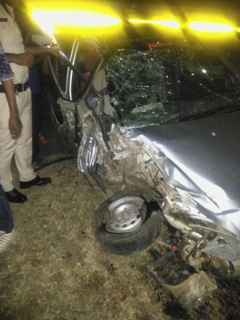 आपस में भिड़ीं तीन गाडियां | New India Times