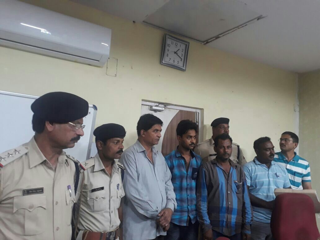 भोपाल पुलिस की छापेमारी में 3 करोड़ 75 लाख रुपए का मादक पदार्थ बरामद, तीन आरोपी गिरफ्तार | New India Times