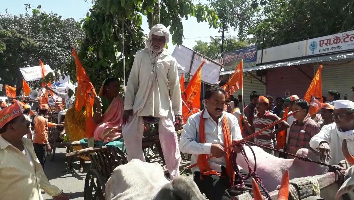 बुलढाणा में शिवसेना के पूर्व विधायक विजयराज शिंदे के नेतृत्व में निकला भव्य आक्रोश मोर्चा, हज़ारों लोग ने की शिरकत 4 बुलढाणा में शिवसेना के पूर्व विधायक विजयराज शिंदे के नेतृत्व में निकला भव्य आक्रोश मोर्चा, हज़ारों लोग ने की शिरकत | New India Times