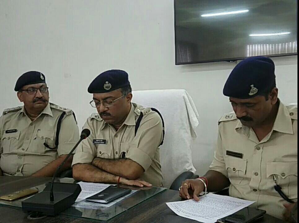 नकली नोट छापने व खपाने वाले दो शातिर आरोपी गिरफ्तार | New India Times