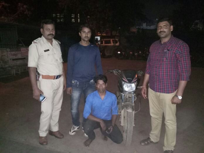 भोपाल में बाइक चोर गिरफ्तार, चोरी की मोटरसाइकिल बरामद | New India Times