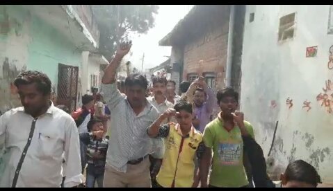 नगर निकाय चुनाव में दहिला मऊ में नगरपालिका अधयक्ष हरीप्रताप सिंह से नाराज वोटरों ने किया चुनाव बहिष्कार का ऐलान  | New India Times