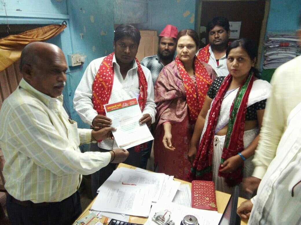 शिरपुर मे ताड़ी, अवैध शराब की दुकानों पर कारवाई की मांग, आबकारी उप निरीक्षक बीडकर  की अनदेखी, कानून की धज्जियां उड़ाते हुए चौबीसों घंटे हो रही बिक्री | New India Times