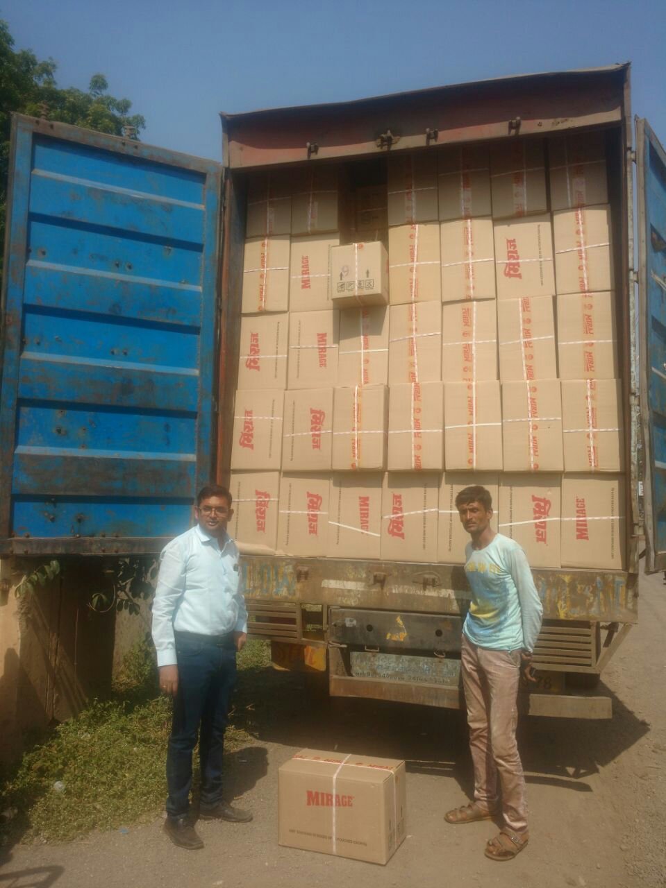 महाराष्ट्र के साक्री में प्रतिबंध तंबाकू से भरा कंटेनर जब्त, कंटेनर चालक गिरफ्तार | New India Times