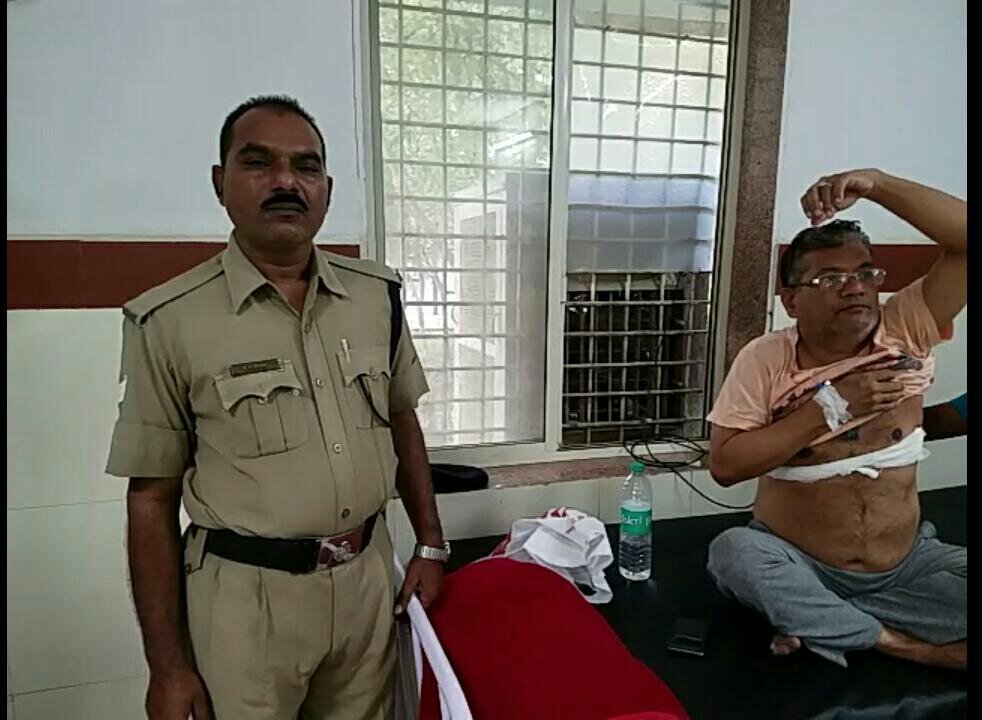 भिंड रेलवे स्टेशन मास्टर को बदमाशों ने मारी गोली | New India Times