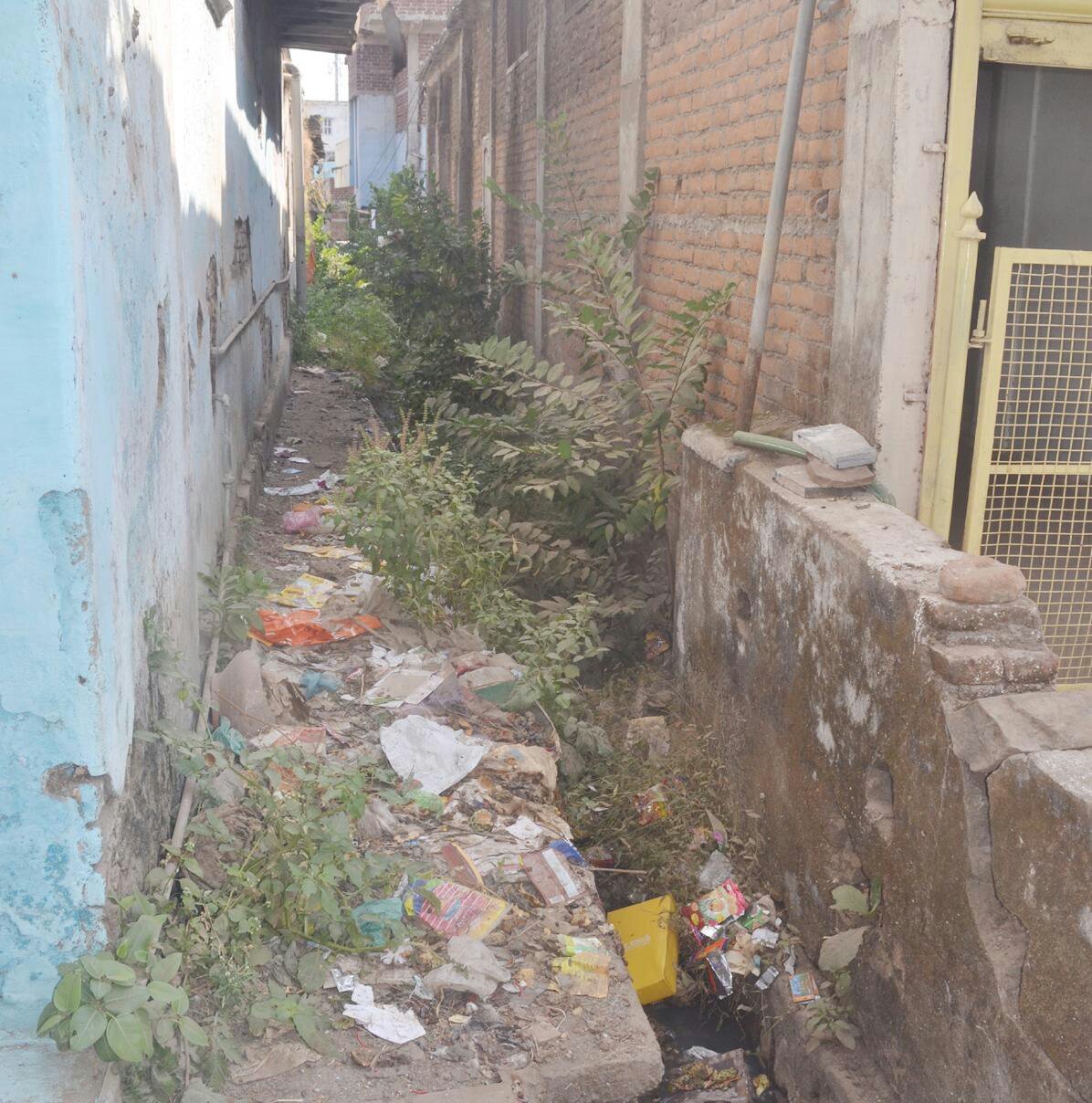 छपारा उप सरपंच की शिकायत पर भ्रष्टाचार की जांच करने पहुंचे अधिकारी  | New India Times