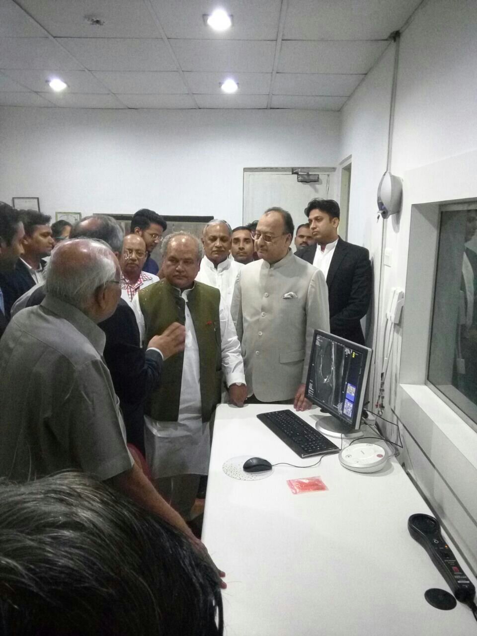 बीआईएमआर हाॅस्पीटल में केंद्रीय मंत्री श्री तोमर ने किया थ्री-टेसला एमआरआई मशीन का शुभारंभ, दिल्ली के अनुभवी वरिष्ठ रेडियोलाॅजिस्ट करेंगे मरीजों की जांचों की रिपोर्टिंग | New India Times