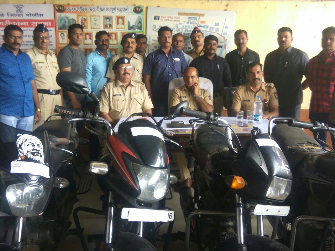 देवपुर पुलिस ने एक महीने में पांच मोटरसाइकिलें, दस मोबाइल, एक लेपटॉप किया बरामद | New India Times