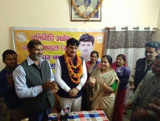 व्यापारियों और पत्रकारों को सुरक्षा हेतु दिए जाएं शस्त्र लाइसेंस: अनूप शुक्ल | New India Times