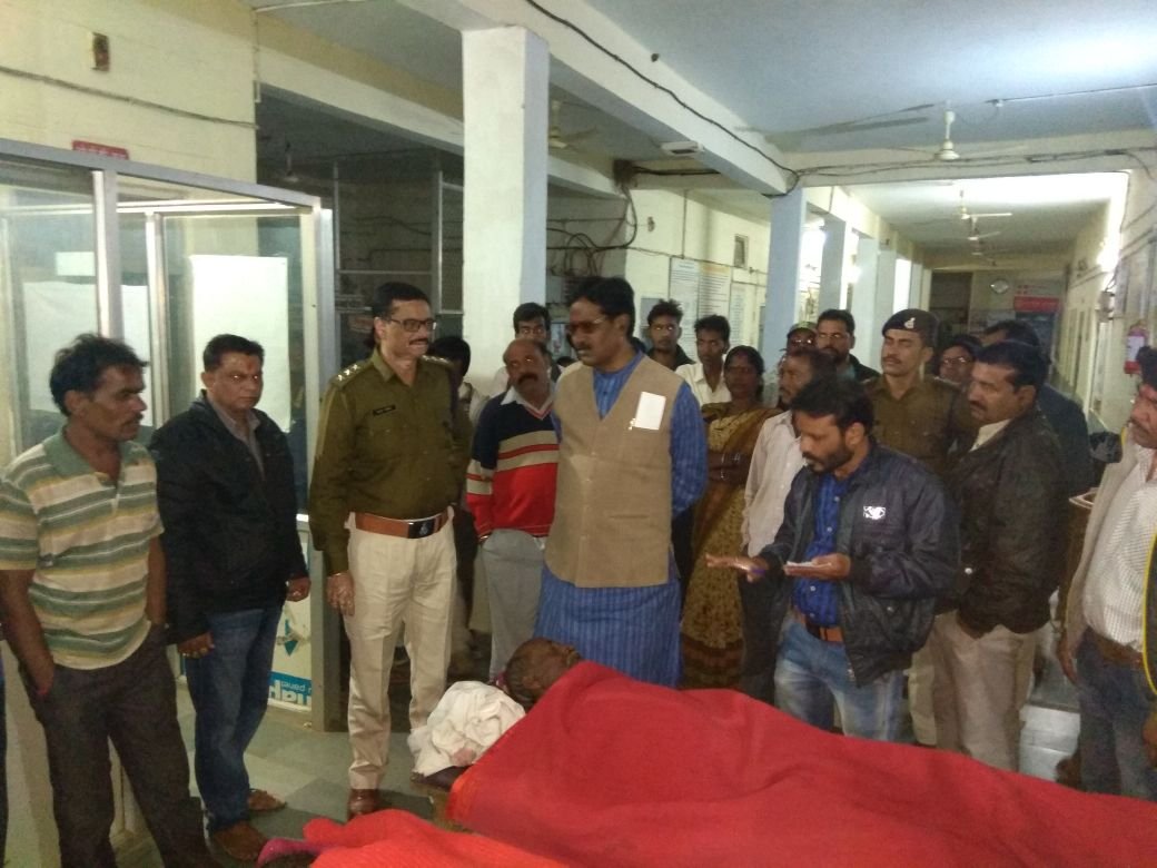 यात्रियों से भरी बस पलटी, 25 घायल, 3 की हालत गंभीर | New India Times