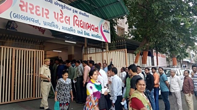 गुजरात विधानसभा चुनाव: 89 विधानसभा सीटों पर वोटिंग जारी, 12 बजे तक हुआ 31% मतदान | New India Times