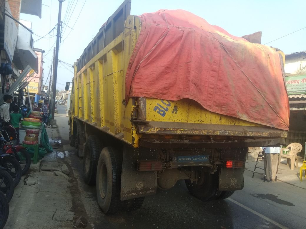 NIT Exclusive: अनोखे प्रदर्शन की तैयारी, रेत कारोबार में लिप्त जन प्रतिनिधि ही करेंगे विरोध प्रदर्शन | New India Times