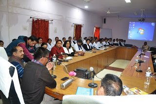 कटनी कलेक्टर विशेष गढ़पाले ने जिला चिकित्सालय के डाक्टरों व स्टाफ के साथ बैठक कर दिए निर्देश | New India Times