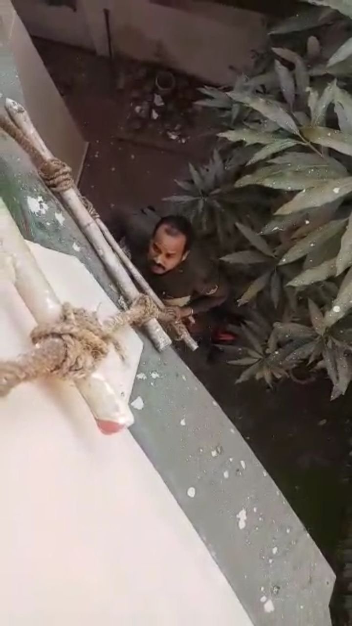 थाना प्रभारी, हैड कांस्टेबल एवं कॉन्स्टेबल की सूझबूझ से बची अनुज की जान | New India Times