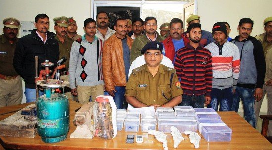 अवैध हथियार बनाने के अड्डे पर पुलिस का छापा, हथियारों के साथ दो गिरफ्तार | New India Times