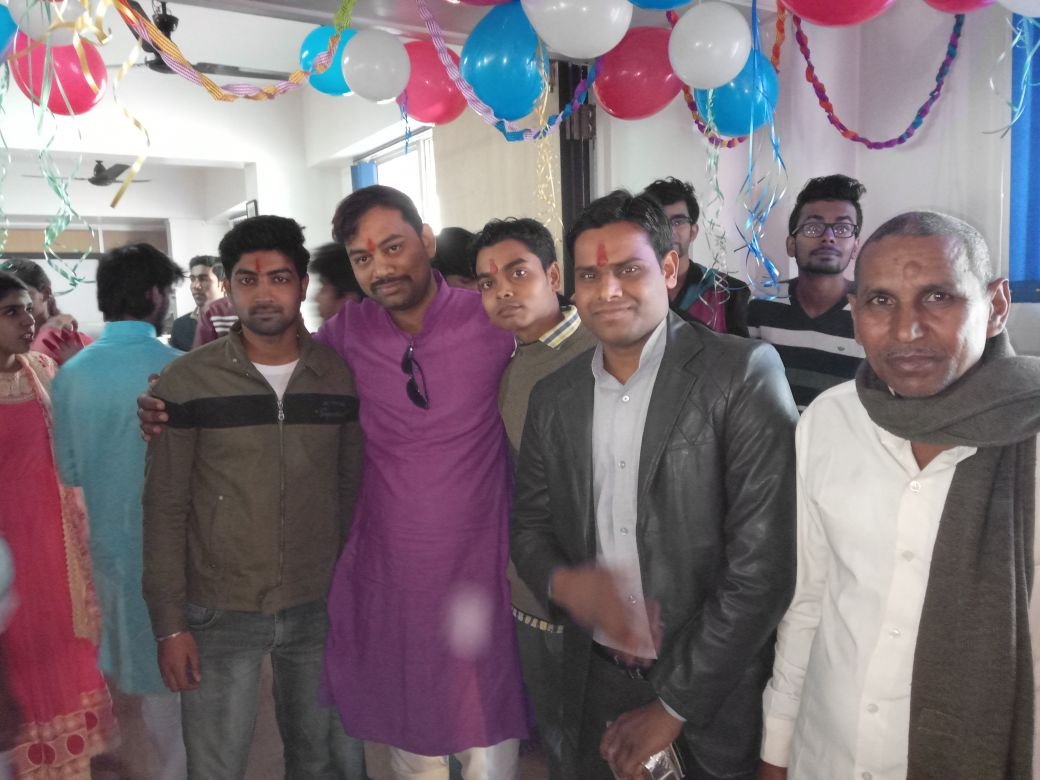 सरस्वती पूजा में भारत सरकार में न्याय व विधि एवं सूचना प्रौद्योगिकी मंत्री के निजी सहायक मोहित कुमार हुए शामिल | New India Times