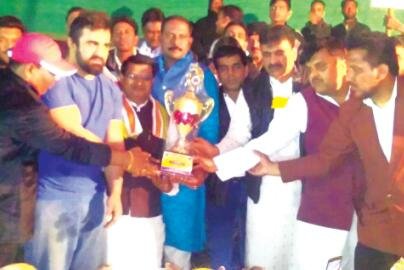 मप्र के सिवनी में आयोजित अंतर्राष्ट्रीय दंगल में जॉर्जिया के थेडो ने हरियाणा के रवि को पटखनी देते हुए जीता 3 लाख का इनाम | New India Times