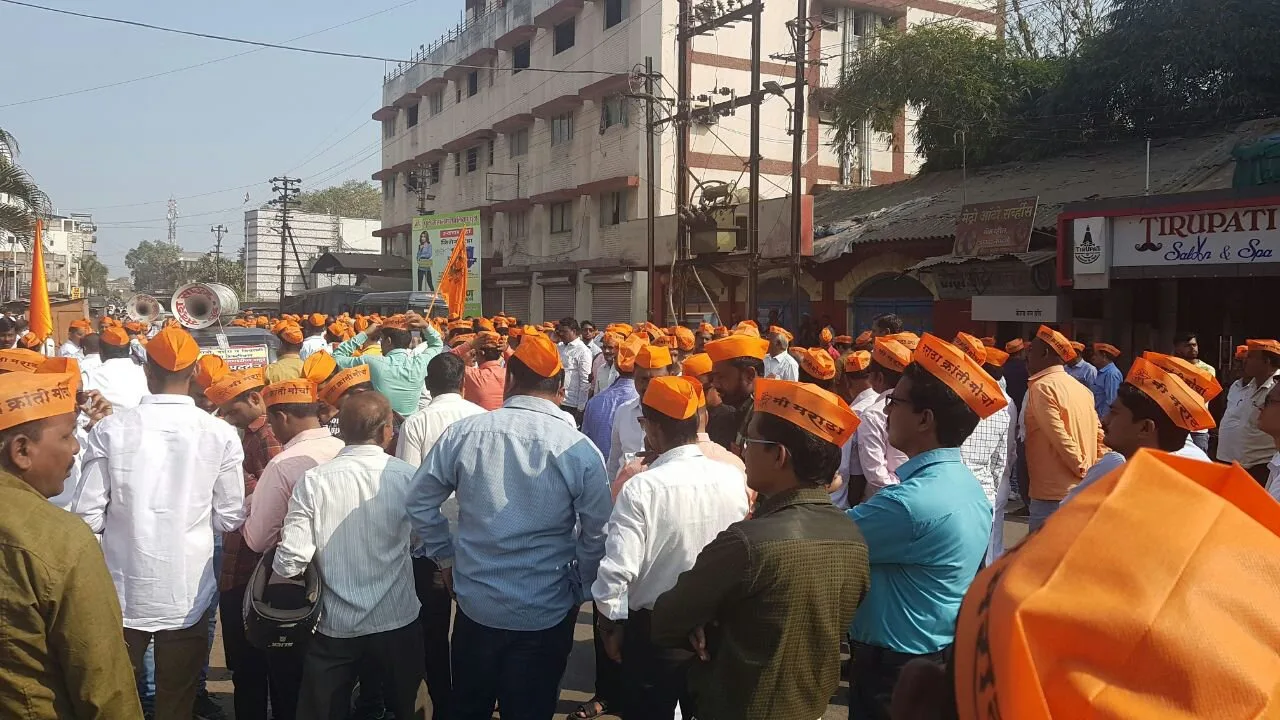 धुलिया में बहुजन मराठा क्रांति मोर्चा द्वारा ने निकाला विशाल मोर्चा, भीमा कोरेगांव मामले के हुए तोडफोड करने वाले उपद्रवियों के खिलाफ कार्रवाई व नुकसान भरपाई की मांग का कलेक्टर को सौंपा गया ज्ञापन 3 धुलिया में बहुजन मराठा क्रांति मोर्चा द्वारा ने निकाला विशाल मोर्चा, भीमा कोरेगांव मामले के हुए तोडफोड करने वाले उपद्रवियों के खिलाफ कार्रवाई व नुकसान भरपाई की मांग का कलेक्टर को सौंपा गया ज्ञापन | New India Times