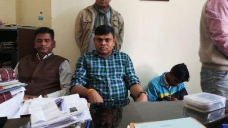 माइनिंग इंस्पेक्टर 50 हजार रुपये रिश्वत लेते रंगे हाथों गिरफ्तार | New India Times