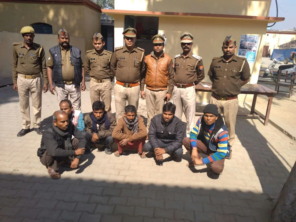 पुलिस ने वांटेड आरोपियों को गिरफ्तार कर भेजा जेल 1 पुलिस ने वांटेड आरोपियों को गिरफ्तार कर भेजा जेल | New India Times