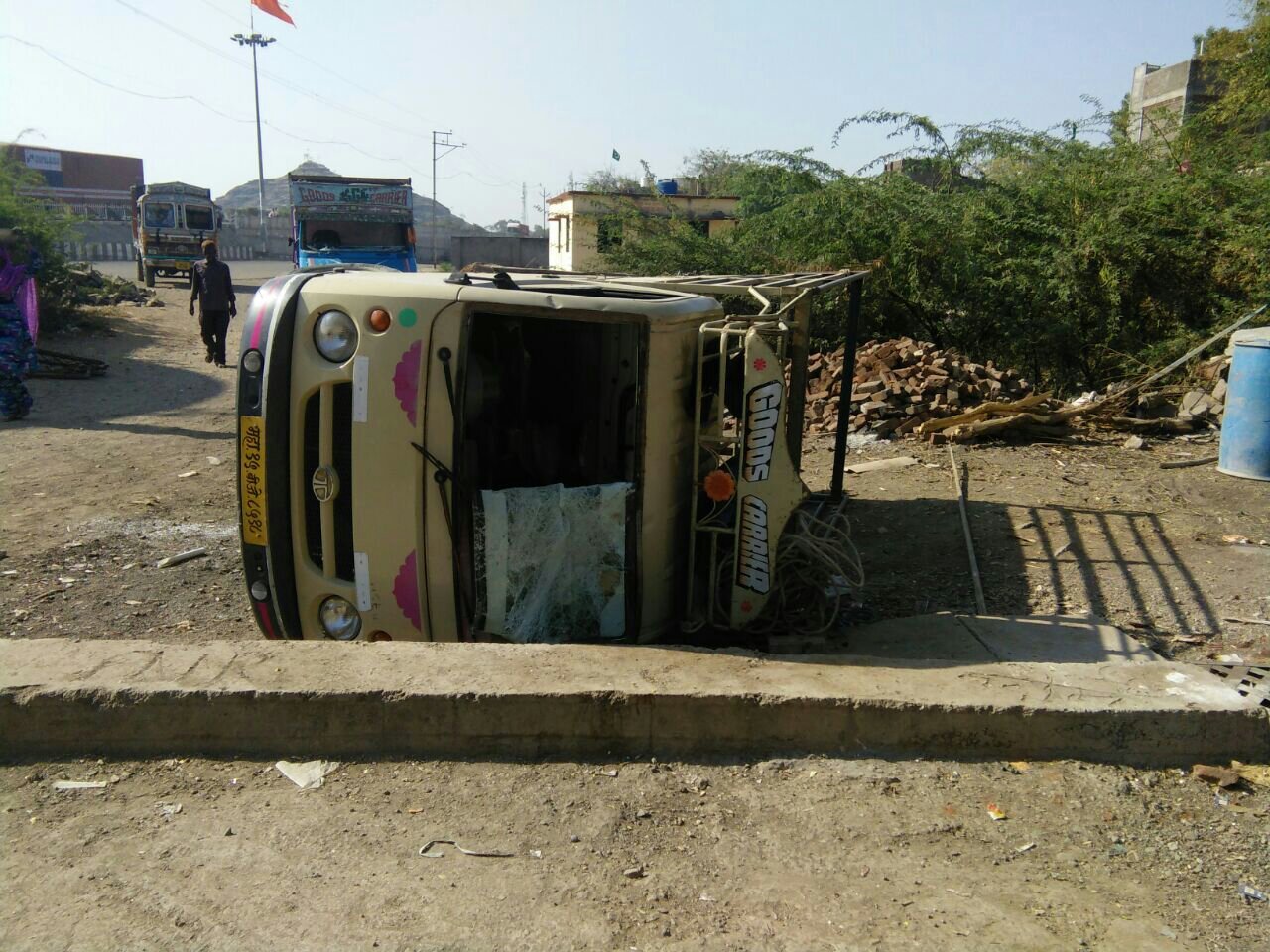 महाराष्ट्र के सोनगीर में मामूली बात को लेकर दो समुदायों के बीच खूनी संघर्ष, दो घायल, लाखों की संपत्ति का नुकसान, 32 लोगों के खिलाफ मामला दर्ज, 9 आरोपी गिरफ्तार | New India Times