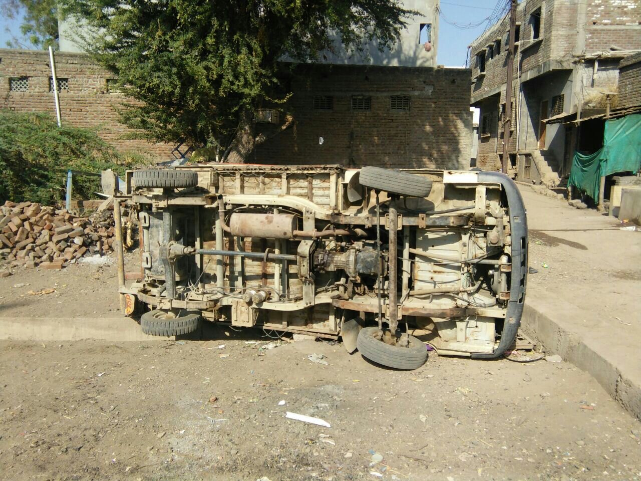 महाराष्ट्र के सोनगीर में मामूली बात को लेकर दो समुदायों के बीच खूनी संघर्ष, दो घायल, लाखों की संपत्ति का नुकसान, 32 लोगों के खिलाफ मामला दर्ज, 9 आरोपी गिरफ्तार | New India Times