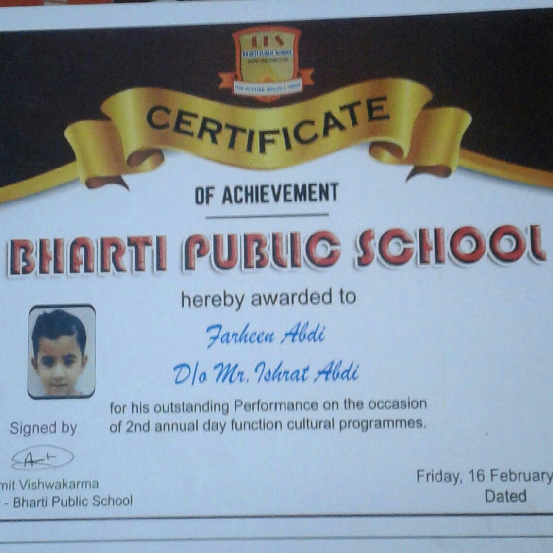 झांसी नगर में इशरत आब्दी की तीन वर्षीय बेटी फरहीन आब्दी ने अपने माता पिता का नाम किया रोशन | New India Times