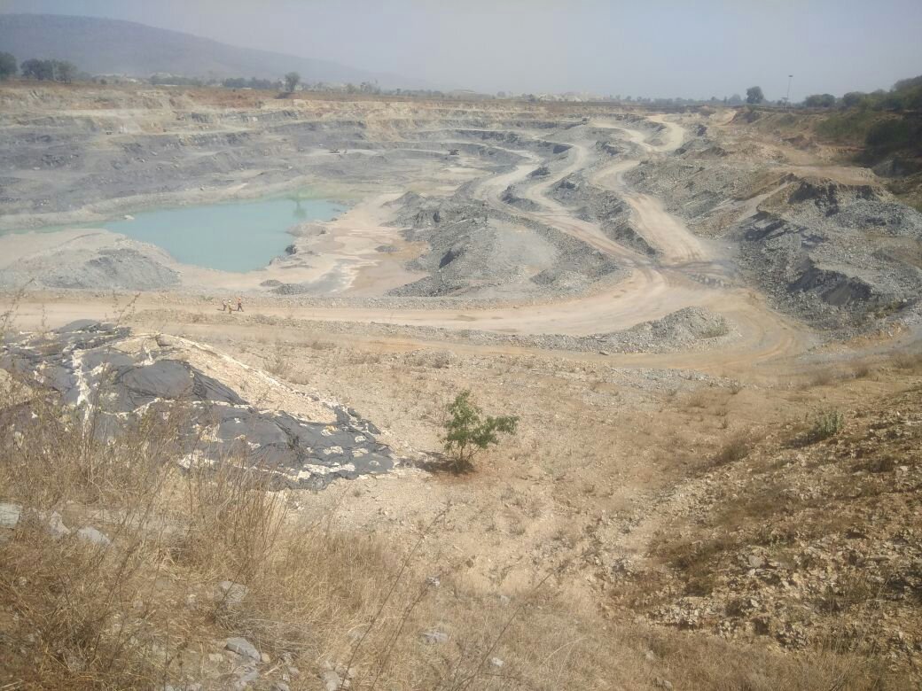 कैमोर एसीसी सीमेंट प्लांट हेड के आदेश पर तोडा गया मंदिर व दरगाह, लोगों में फैली नाराज़गी | New India Times