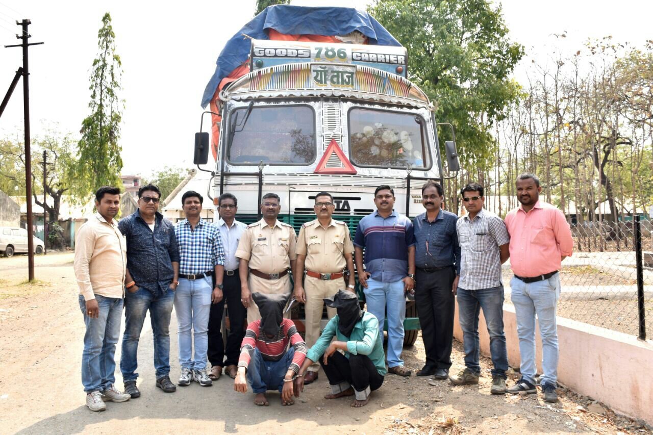 34 लाख रुपये के माल से भरे ट्रक को लेकर फरार होने वाले चालक-क्लीनर गिरफ्तार | New India Times