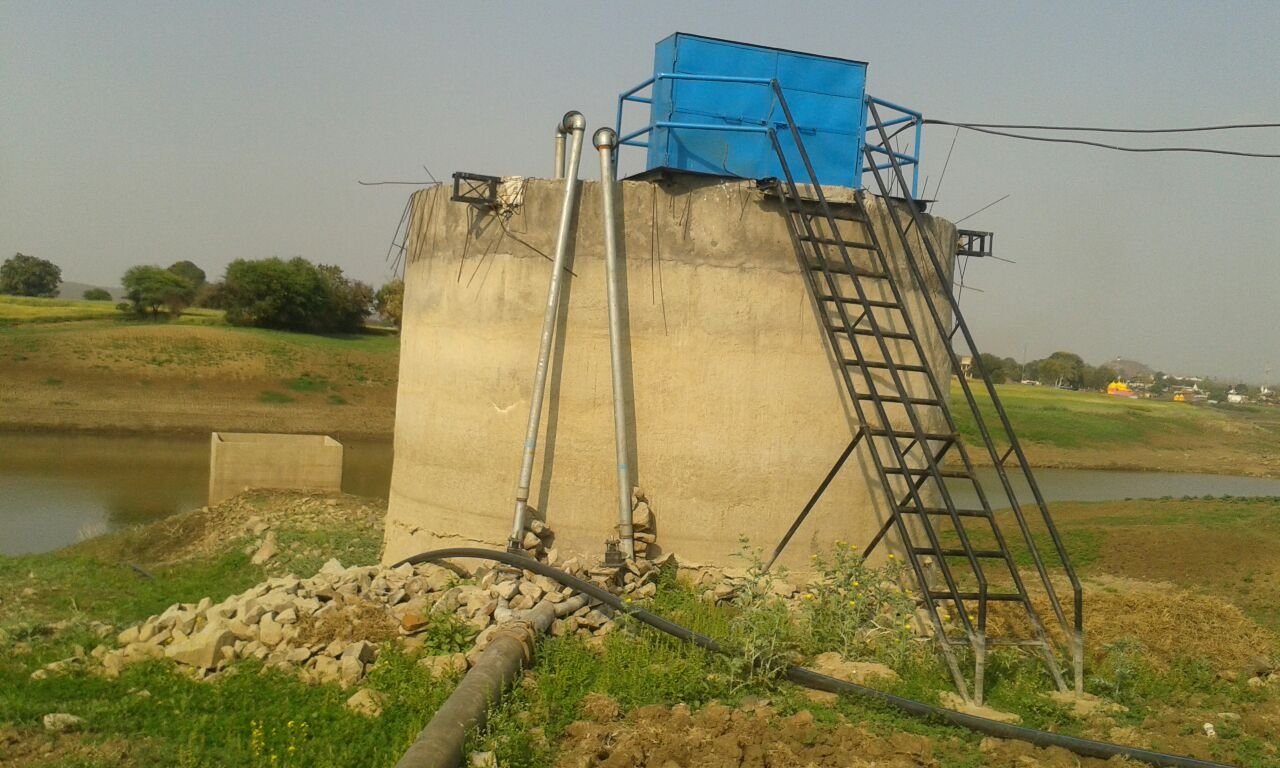 2 करोड़ 70 लाख की इंटकवेल योजना शुरू होने के पहले ही खत्म होने की कगार पर? इंटकवेल में पानी स्टोर करने के पॉइंट से 20 फीट दूर ही पहुंचा पानी? | New India Times