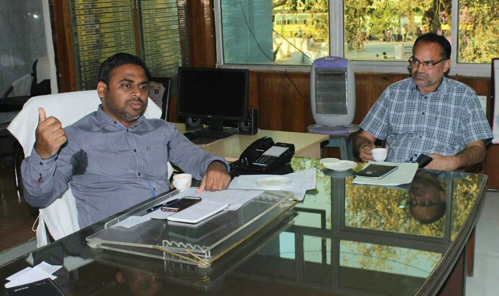 हितग्राही मूलक योजनाओं में शत प्रतिशत लक्ष्य पूर्ति करें: कलेक्टर इलैया राजा टी | New India Times