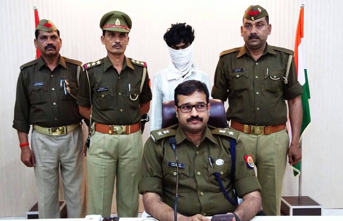 अवैध सम्बन्धों को लेकर हुई हत्या का फरार अभियुक्त हुआ गिरफ्तार | New India Times