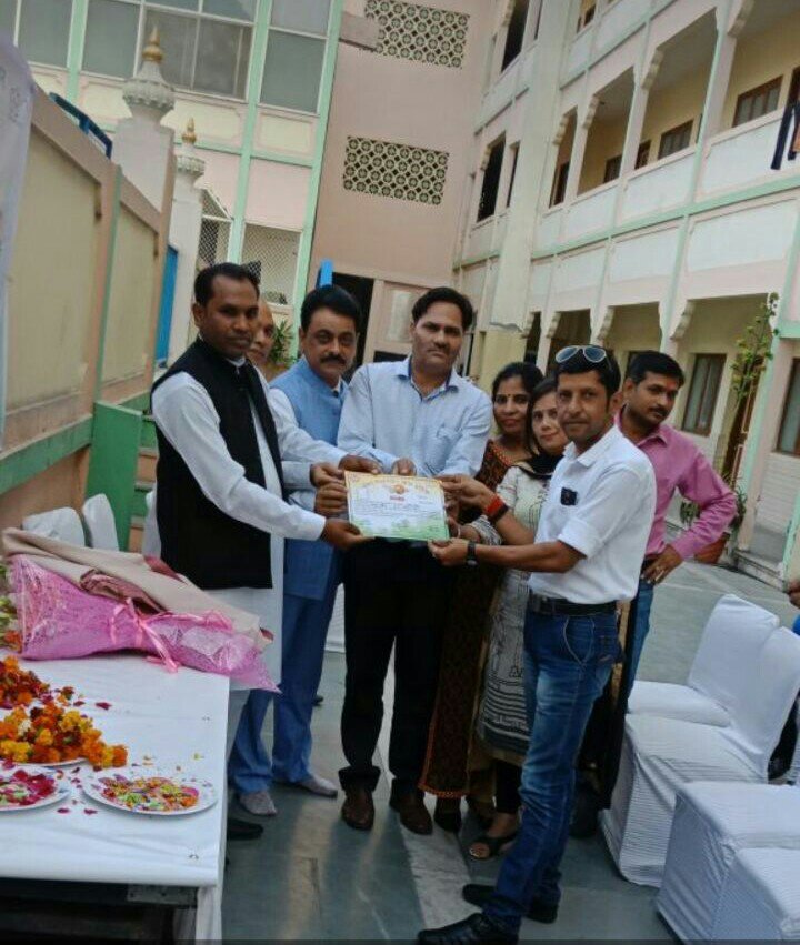 समाज सेवी व पत्रकार भैरू सिंह राजपुरोहित गुड़गाव में 'द लीजेंड अवॉर्ड ऑफ़ इण्डिया' से हुए सम्मानित | New India Times