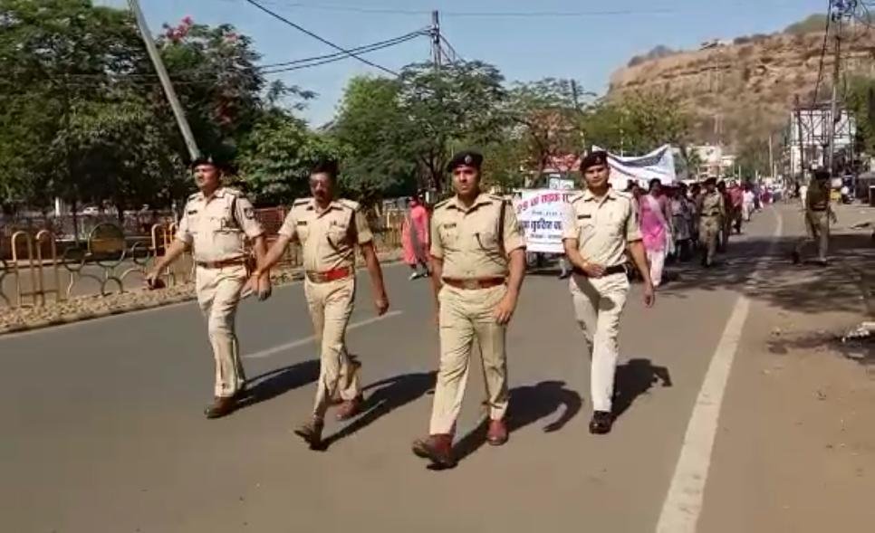 ग्वालियर जिला प्रशासन, पुलिस और परिवहन विभाग के संयुक्त तत्वावधान में 29वें सड़क सुरक्षा सप्ताह का हुआ शुभारंभ  | New India Times
