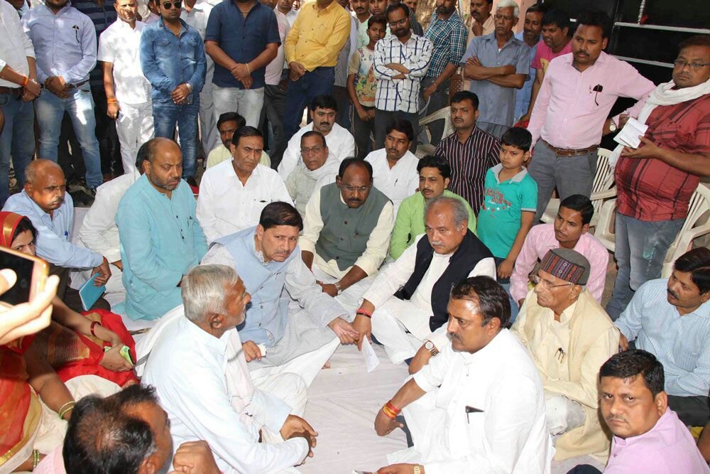 केन्द्रीय ग्रामीण विकास मंत्री श्री नरेन्द्र सिंह तोमर ने भिंड जिला के पीडित परिवारों से मिल कर दी सांत्वना | New India Times