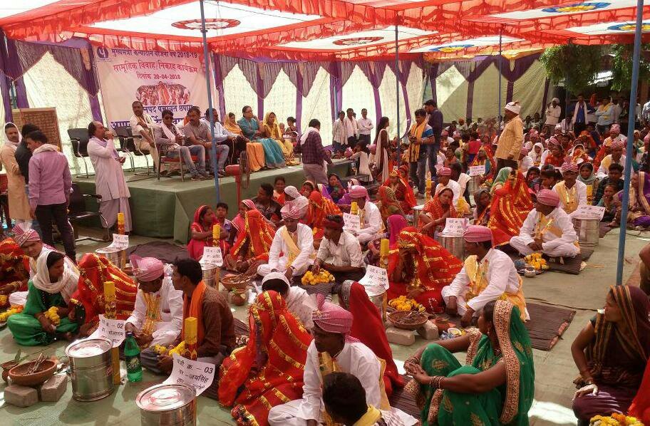 मुख्यमंत्री कन्यादान योजना: छपारा जनपद पचायत का अजब कारनामा, बिना मंगलसूत्र पहनाए करा दी गई 43 जोड़ों की शादी  | New India Times