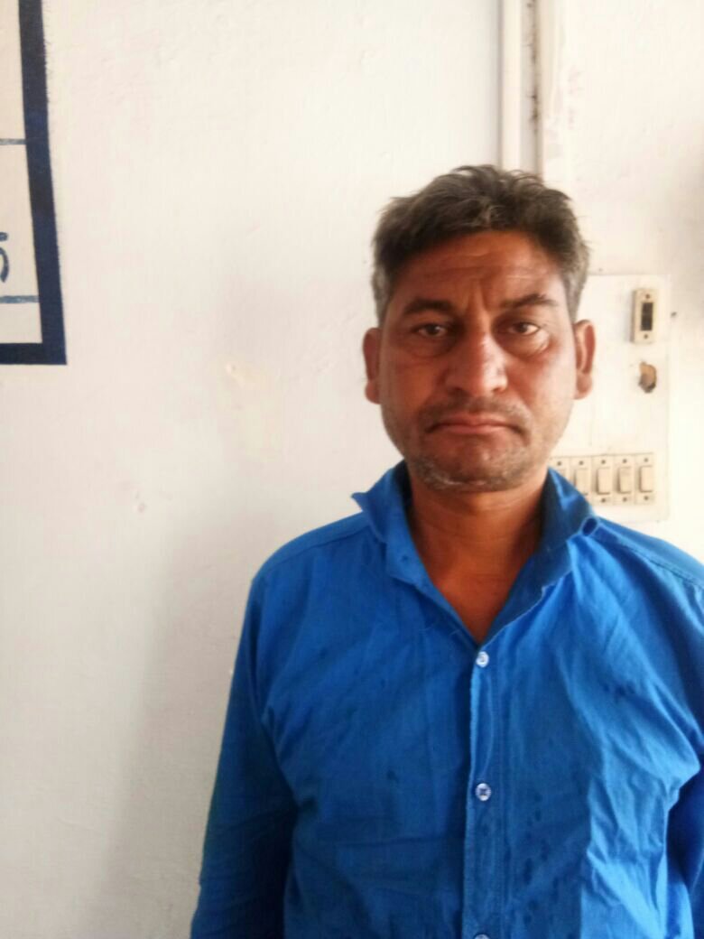 करैरा पुलिस ने अवैध कच्ची शराब के साथ एक आरोपी को किया गिरफ्तार | New India Times