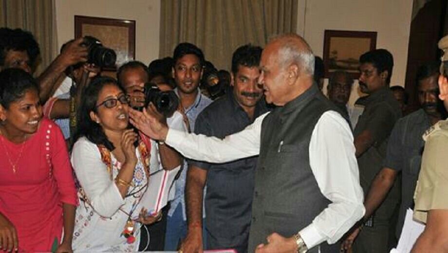 कॉलेज सेक्स स्कैंडल व राज्यपाल बनवारी लाल पुरोहित: आखिर नारी ही नारी की आबरू की दुश्मन कैसे हो सकती है....??? | New India Times